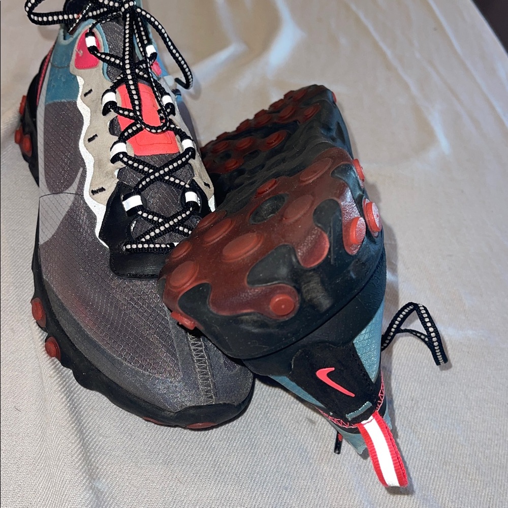 Nike React Element 87
Blue Chill Solar Red SZ 11.5 - Picture 10 of 12